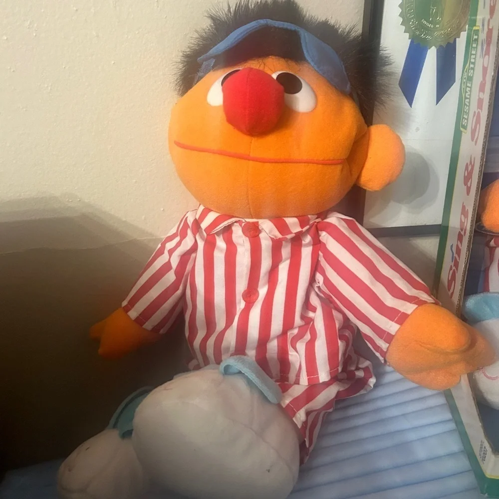 #2 Tyco, Sesame Street, Sing & Snore Ernie, vintage, 1996, No box